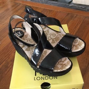 Fly London Yesk Sandal